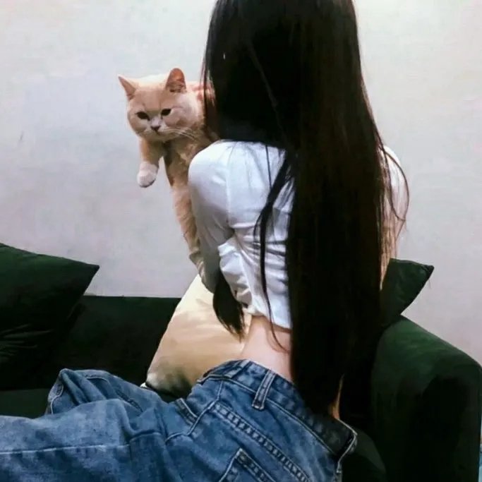 发明接吻的女孩